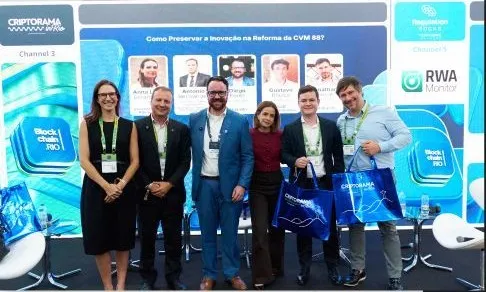 Porta-vozes de clientes em evento do setor